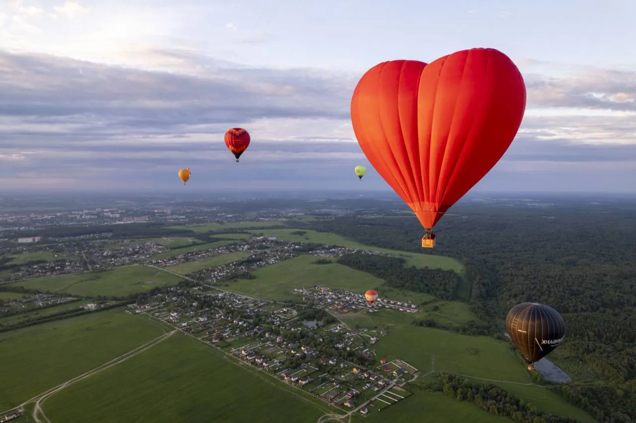 Hot-air balloons flight